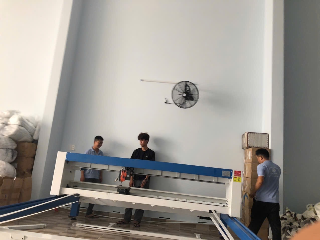 ĐÀO TẠO THỢ ĐỨNG MÁY VIỀN MÁY CHẦN 1 KIM